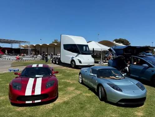 Bên Trong Câu Lạc Bộ Tín Đồ Tesla: Khám Phá Thế Giới Đam Mê Của Elon Musk - Ảnh 7. Bên Trong Câu Lạc Bộ Tín Đồ Tesla: Khám Phá Thế Giới Đam Mê Của Elon Musk - Ảnh 7.