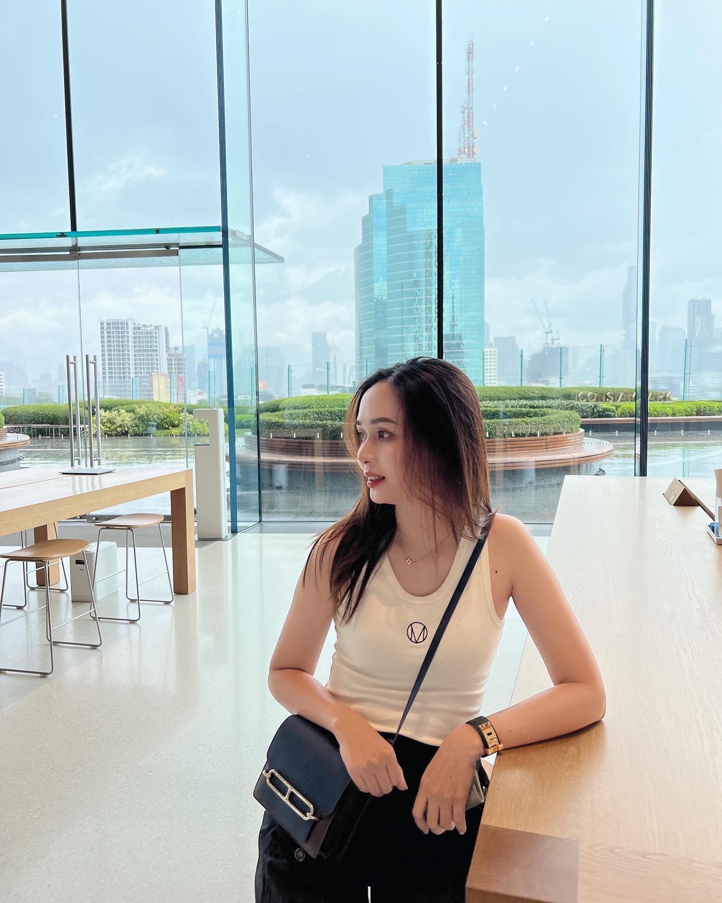 Ái nữ cựu Chủ tịch CLB Sài Gòn đã hết bị chê mặc xấu, lên đồ chuẩn tiểu thư Hà thành, nhan sắc "lên hương" - Ảnh 2.