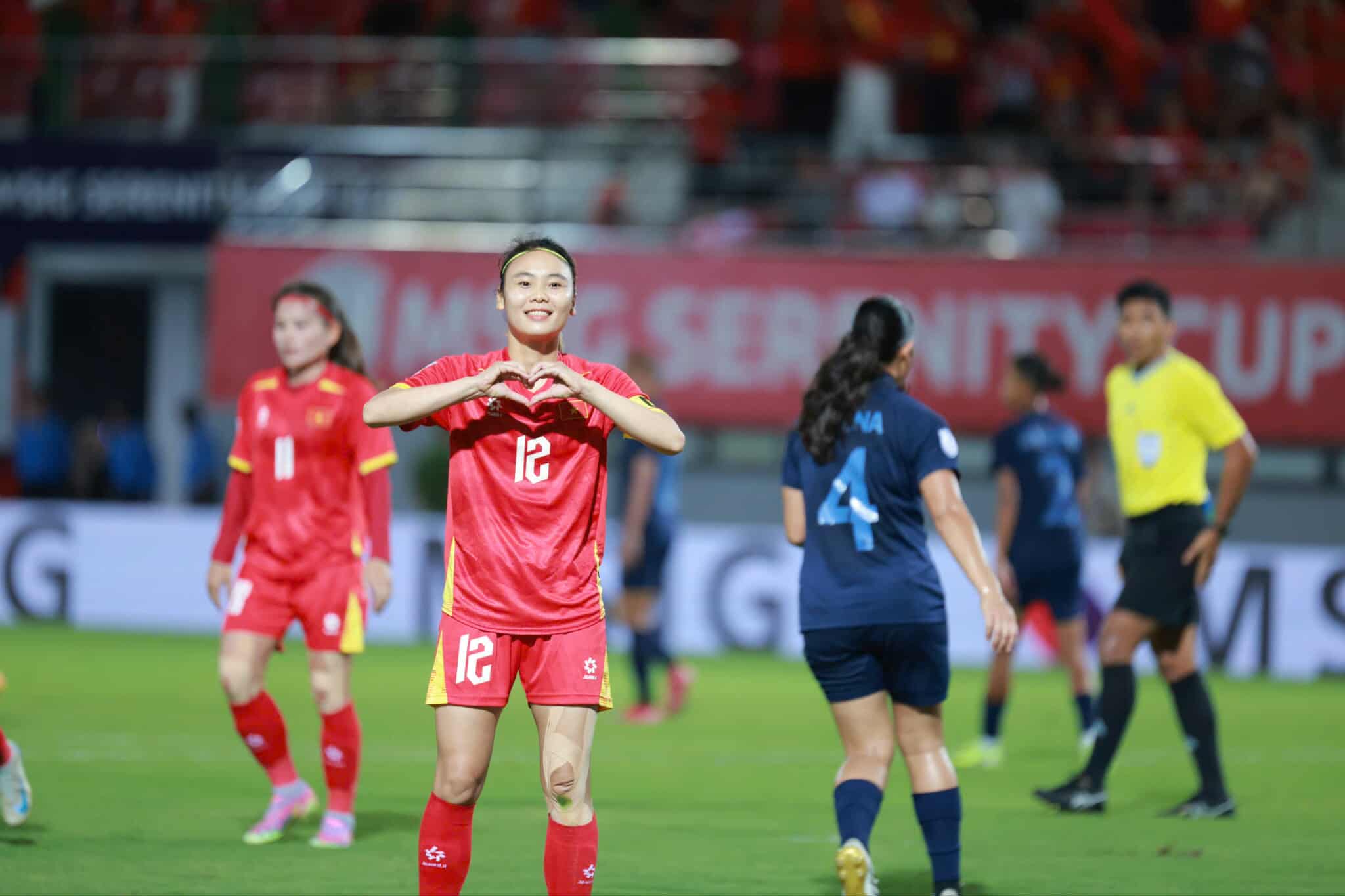 [DIỄN BIẾN] ĐT Việt Nam 4-0 Campuchia: Tuyển Việt Nam liên tiếp tạo siêu phẩm, Campuchia 