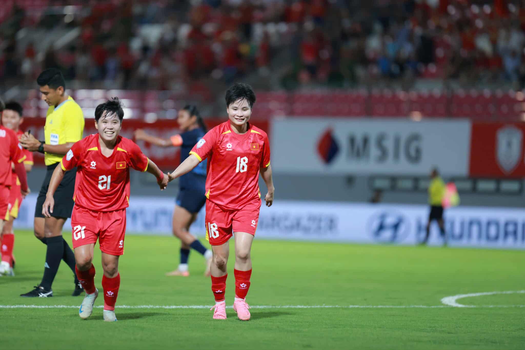 [DIỄN BIẾN] ĐT Việt Nam 4-0 Campuchia: Tuyển Việt Nam liên tiếp tạo siêu phẩm, Campuchia 