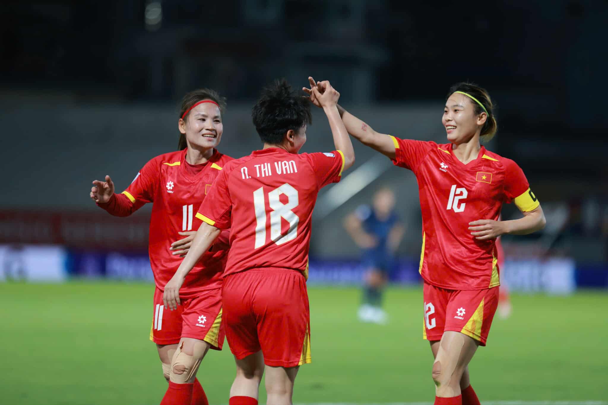 [DIỄN BIẾN] ĐT Việt Nam 4-0 Campuchia: Tuyển Việt Nam liên tiếp tạo siêu phẩm, Campuchia 