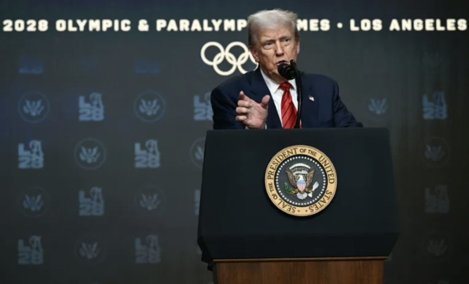 Tổng thống Donald Trump thành lập lực lượng đặc nhiệm giám sát Olympic 2028- Ảnh 1. Tổng thống Donald Trump thành lập lực lượng đặc nhiệm giám sát Olympic 2028- Ảnh 1.
