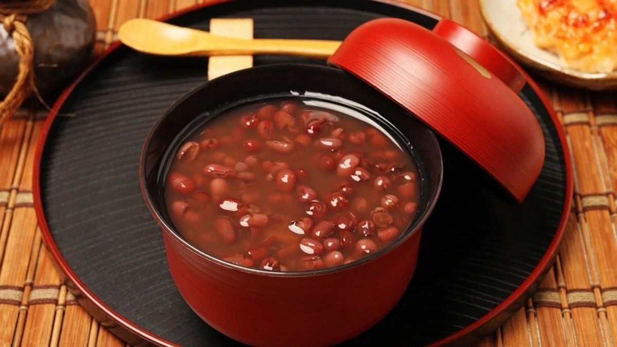 M&oacute;n "ch&aacute;o h&uacute;t ẩm" s&aacute;ng h&egrave; t&ocirc;i thường ăn kh&ocirc;ng ngờ giảm sưng ph&ugrave; tốt đến vậy, khu&ocirc;n mặt nhẹ nh&otilde;m như đi thẩm mỹ, nguy&ecirc;n liệu d&acirc;n d&atilde; chợ Việt c&oacute; đầy- Ảnh 2.