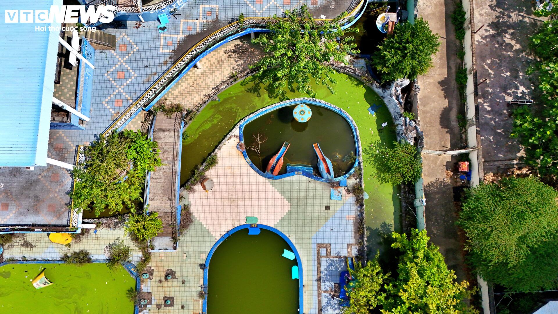 Cảnh hoang tàn của công viên nước từng sôi động bậc nhất TP.HCM - Ảnh 9.