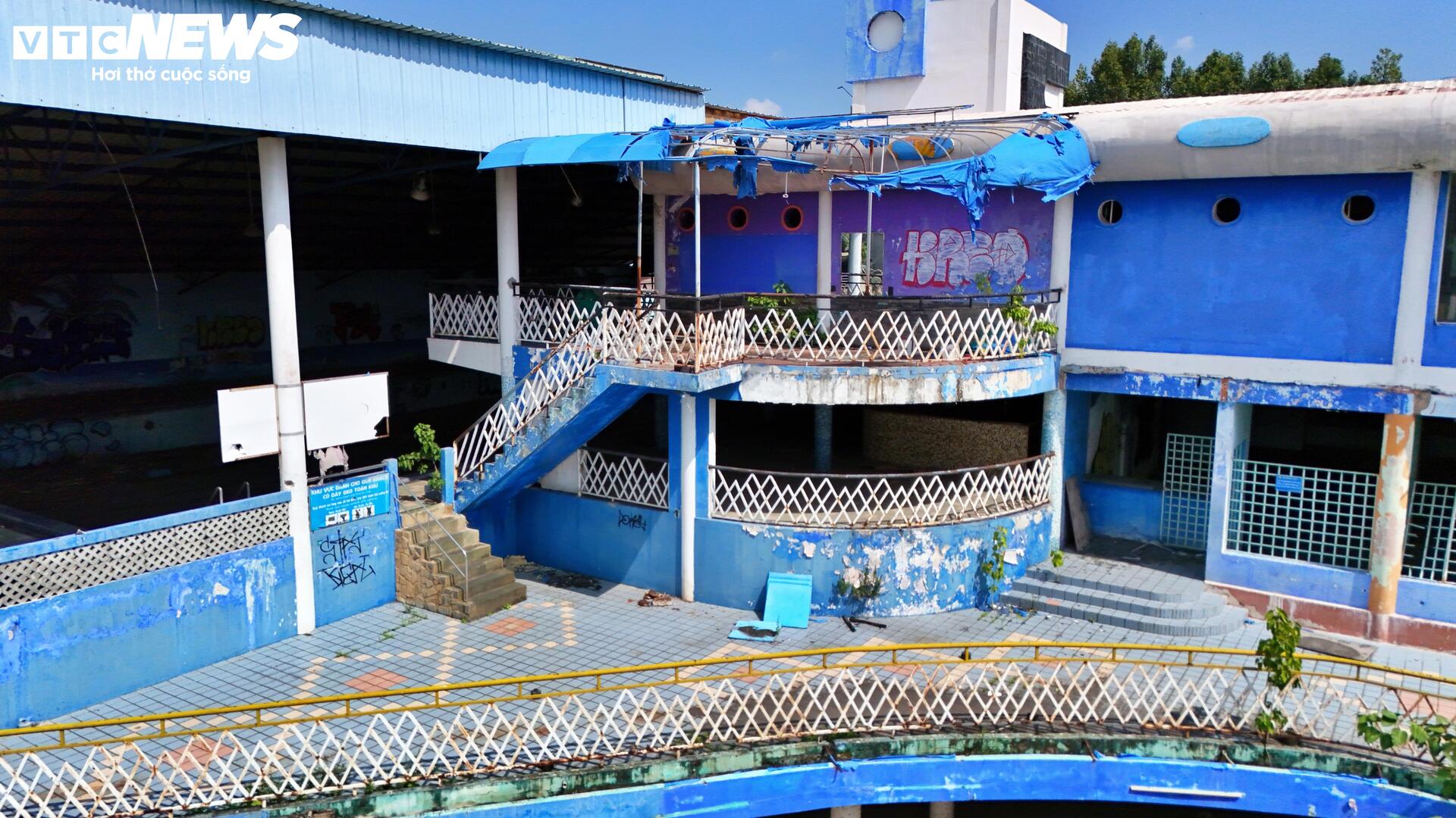 Cảnh hoang tàn của công viên nước từng sôi động bậc nhất TP.HCM - Ảnh 7.