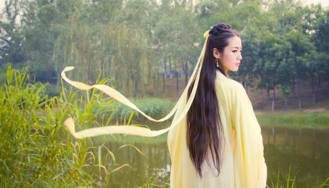 Thực lực của Hoàng Sam nữ tử trong Ỷ Thiên Đồ Long ký: Khắp thiên hạ, chỉ 5 người có thể đánh bại nàng - Ảnh 1.