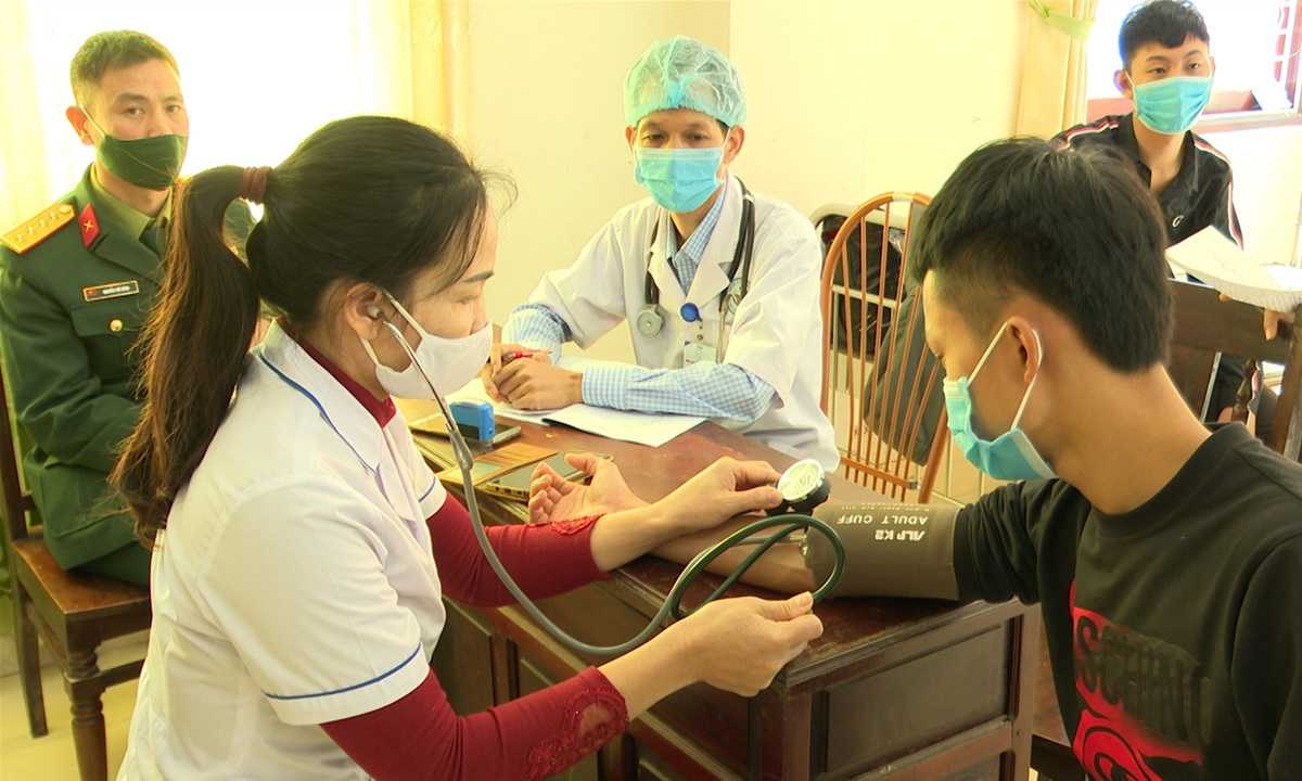 Phạt không chấp hành nghĩa vụ quân sự lên đến 75 triệu đồng theo Nghị định mới - Ảnh 1.