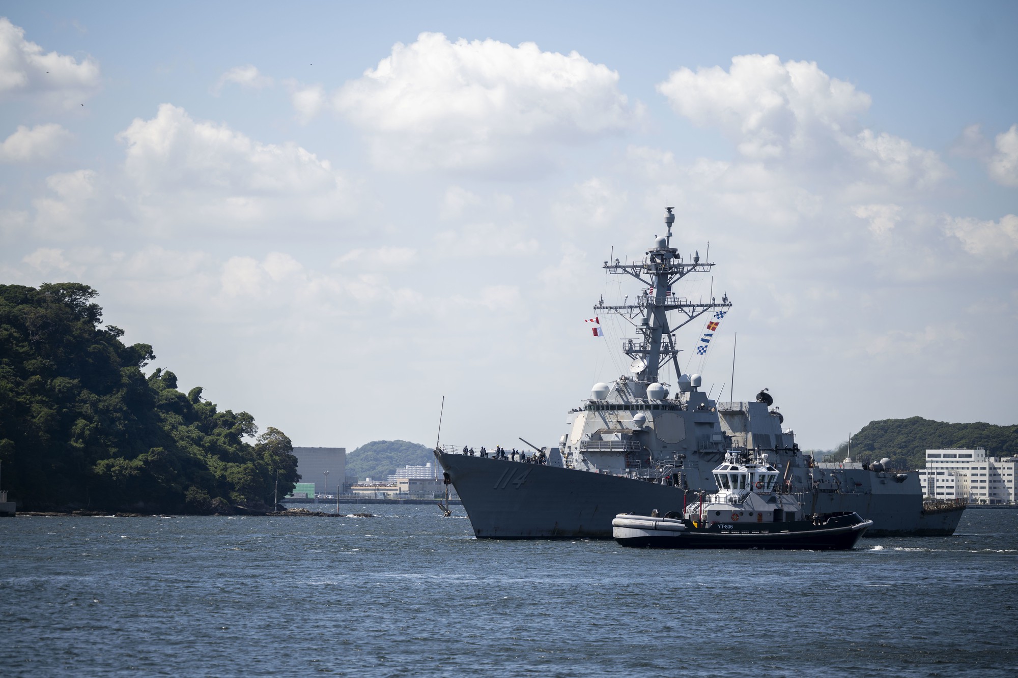 Mỹ điều khu trục hạm bảo vệ tiền đồn tr&ecirc;n đảo t&iacute; hon giữa Ấn Độ Dương- Ảnh 1.