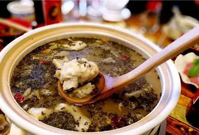 7 món ăn "rợn gáy" ở Trung Quốc: Món số 3 khiến dân mạng sốc hơn cả - Ảnh 6. 7 món ăn "rợn gáy" ở Trung Quốc: Món số 3 khiến dân mạng sốc hơn cả - Ảnh 6.