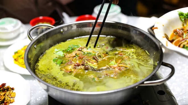 7 món ăn "rợn gáy" ở Trung Quốc: Món số 3 khiến dân mạng sốc hơn cả - Ảnh 3. 7 món ăn "rợn gáy" ở Trung Quốc: Món số 3 khiến dân mạng sốc hơn cả - Ảnh 3.