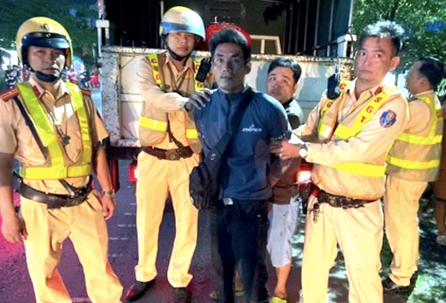 Nghi phạm sát hại người phụ nữ tại gia Lai bị bắt khi chuẩn bị trốn ra nước ngòai - Ảnh 1.