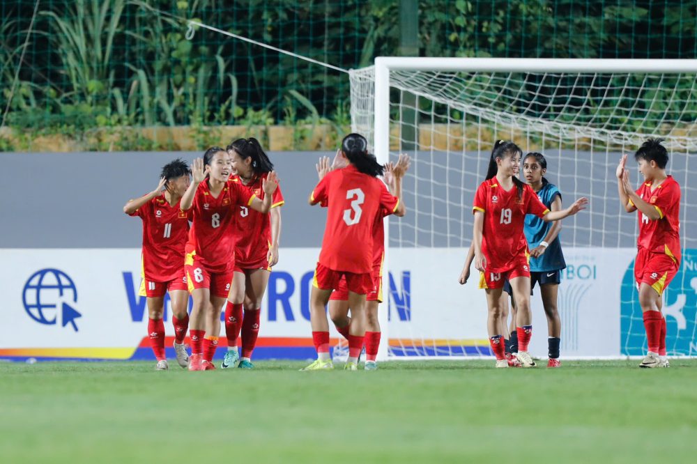 Giải châu Á: Tuyển Việt Nam ghi “mưa bàn thắng”; Malaysia thua đậm ngay trên sân nhà - Ảnh 1. Giải châu Á: Tuyển Việt Nam ghi “mưa bàn thắng”; Malaysia thua đậm ngay trên sân nhà - Ảnh 1.
