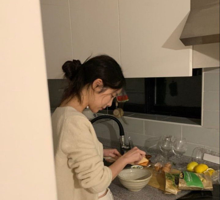 5 thói quen "PHÁ THẬN" nhanh không kém gì nhịn tiểu hay lười uống nước, 2 cái đầu tiên hiếm ai ngờ đến - Ảnh 2.