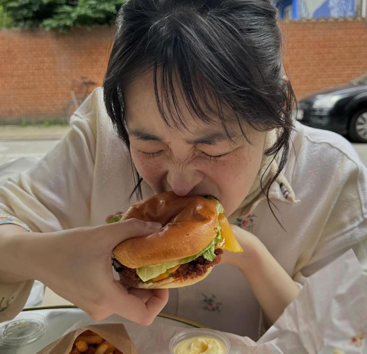 5 thói quen "PHÁ THẬN" nhanh không kém gì nhịn tiểu hay lười uống nước, 2 cái đầu tiên hiếm ai ngờ đến - Ảnh 3.