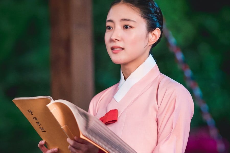 Hàn Quốc hiếm ai 12 tuổi đã ra dáng đại mỹ nhân như cô bé này, đẹp đến mức làm diễn viên để tránh bị bắt cóc - Ảnh 4.