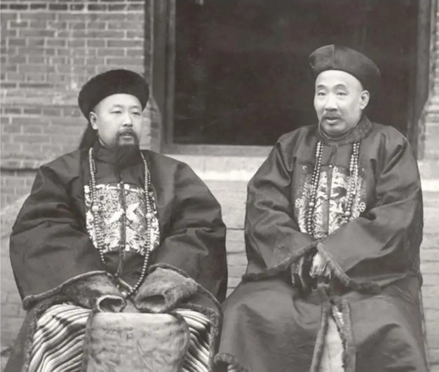 6 bức hình hiếm cuối thời nhà Thanh: Ảnh tiểu thư khuê các trở nên đặc biệt nhờ hiệu ứng từ vật dụng này- Ảnh 3. 6 bức hình hiếm cuối thời nhà Thanh: Ảnh tiểu thư khuê các trở nên đặc biệt nhờ hiệu ứng từ vật dụng này- Ảnh 3.