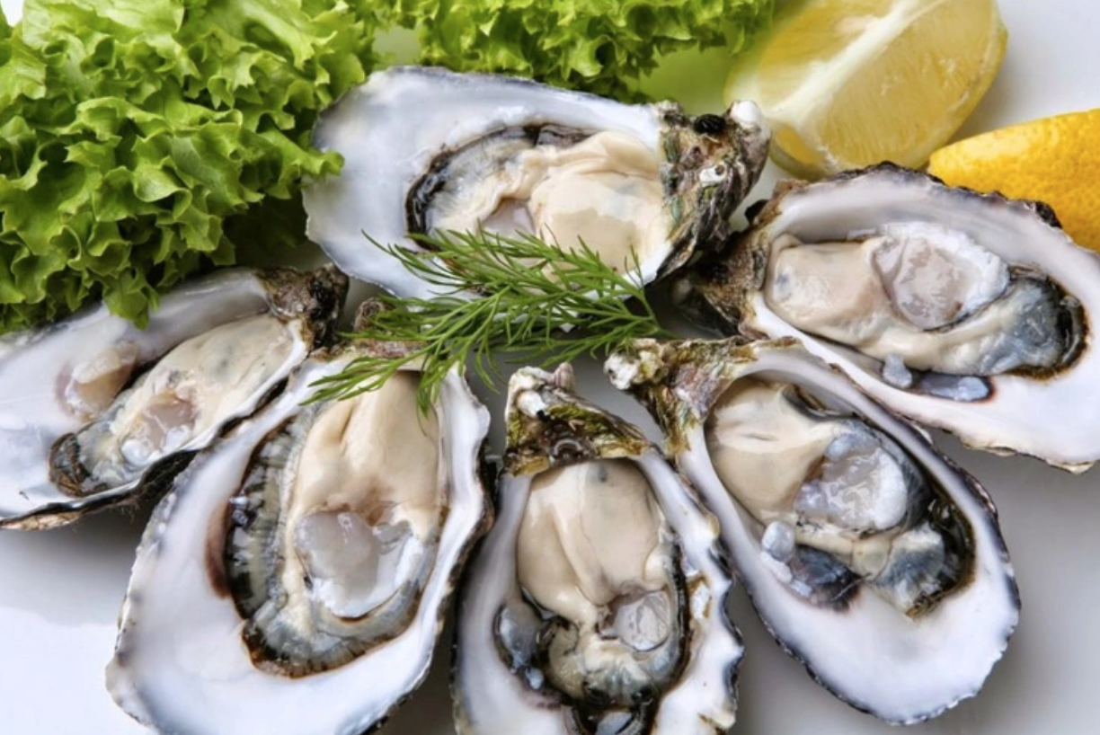 Cảnh báo từ chuyên gia chống độc: Ăn hải sản theo cách này, coi chừng hoại tử, tàn phế hoặc tử vong - Ảnh 1.