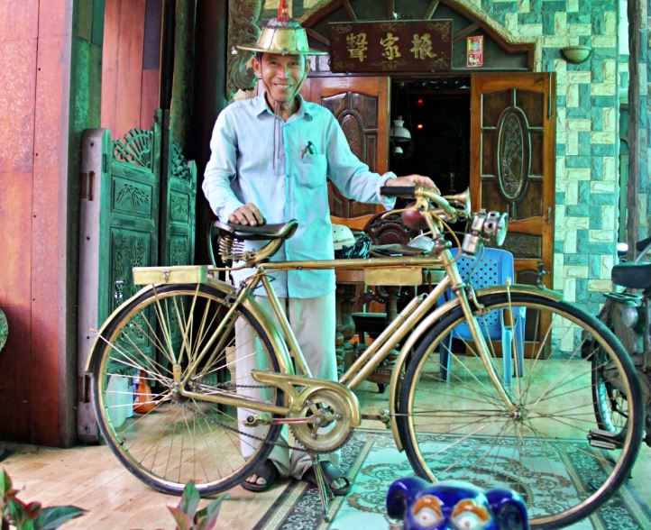 Chiếc xe đạp "độc lạ bậc nhất Việt Nam", trả 1,5 tỷ đồng chủ vẫn không bán - Ảnh 1.