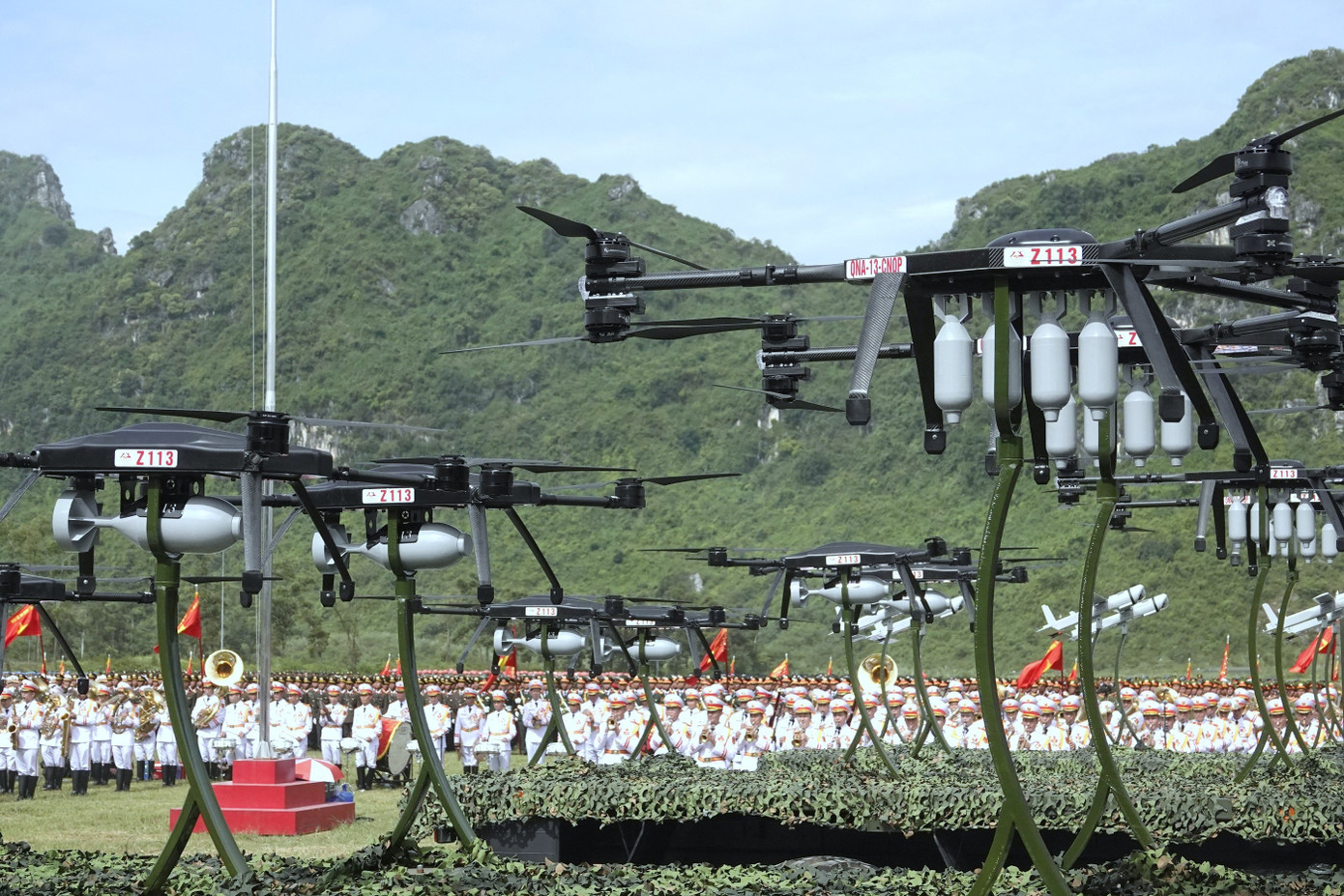 Vũ khí và khí tài quân sự do Việt Nam sản xuất và hiện đại hóa - Ảnh 11.