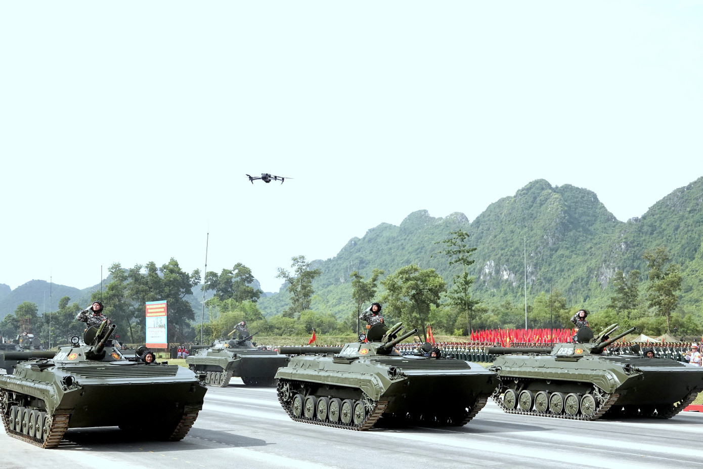 Vũ khí và khí tài quân sự do Việt Nam sản xuất và hiện đại hóa - Ảnh 17.