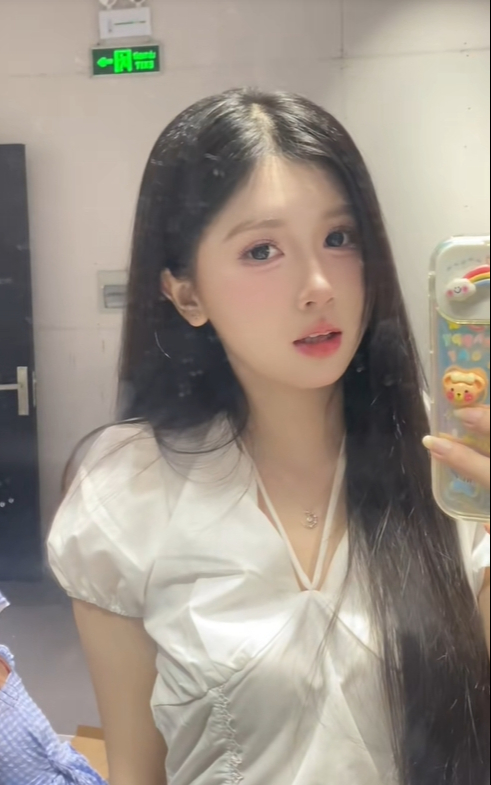 Danh tính của cô gái Việt được phong làm "người xinh nhất TikTok" - Ảnh 7.