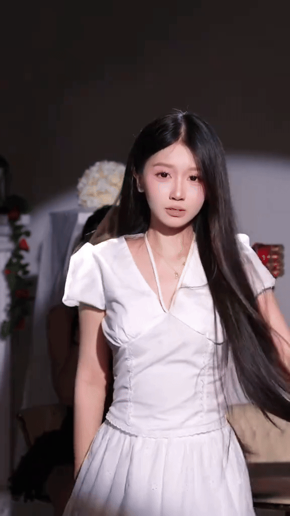 Danh tính của cô gái Việt được phong làm "người xinh nhất TikTok" - Ảnh 1.