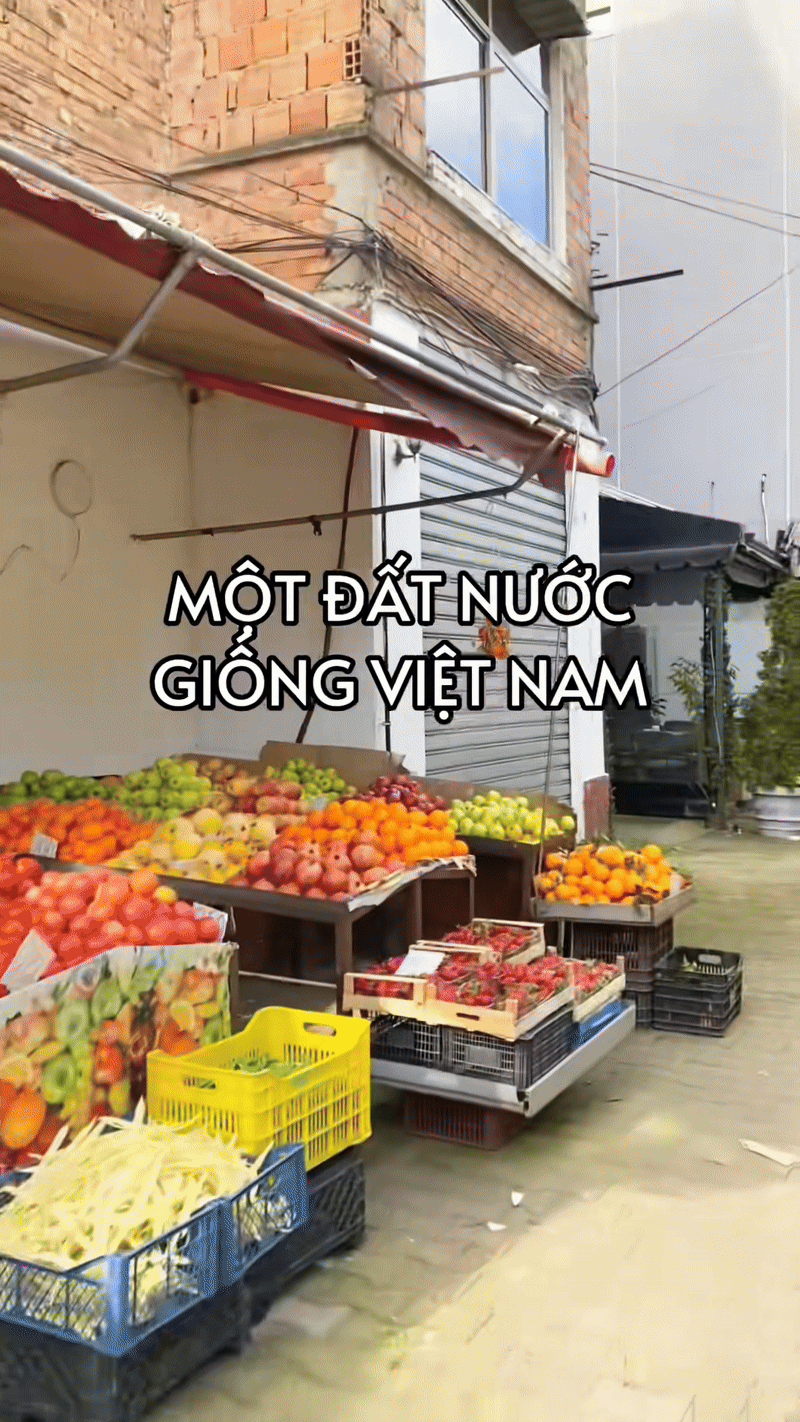 Khách Việt kể chuyện đi châu Âu, ngạc nhiên vì một đất nước có nhiều thứ giống Việt Nam, ngay cạnh Hy Lạp - Ảnh 1.