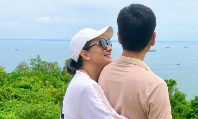 Mẹ đơn thân là nữ hoàng cảnh nóng, U50 vẫn được bạn trai yêu say đắm như tuổi 18 - Ảnh 3.