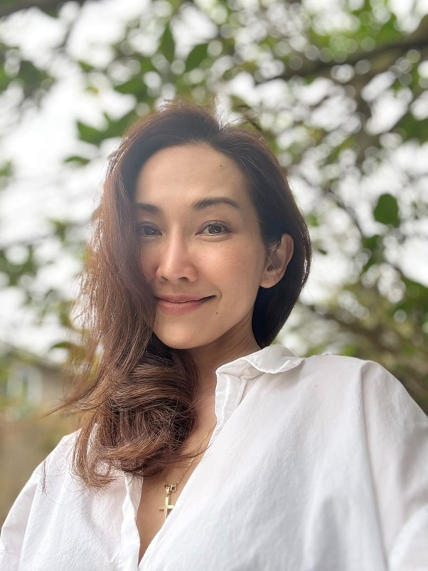 "Út Ráng" Kim Hiền: Tuổi 43 nhan sắc trẻ trung, cuộc sống hạnh phúc bình yên nơi trời Tây - Ảnh 14.