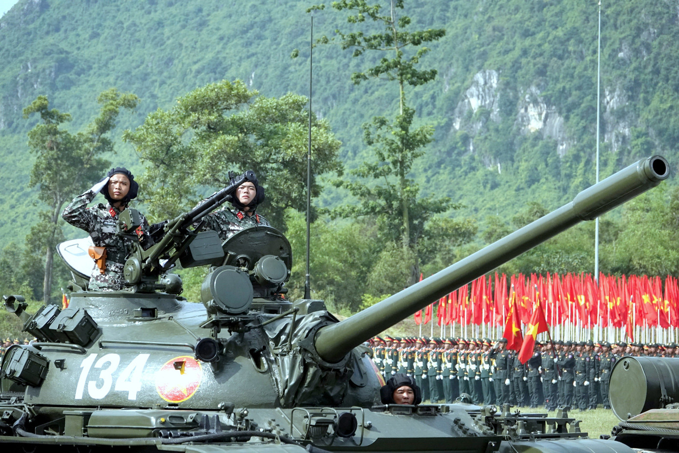 Vũ khí và khí tài quân sự do Việt Nam sản xuất và hiện đại hóa - Ảnh 23.