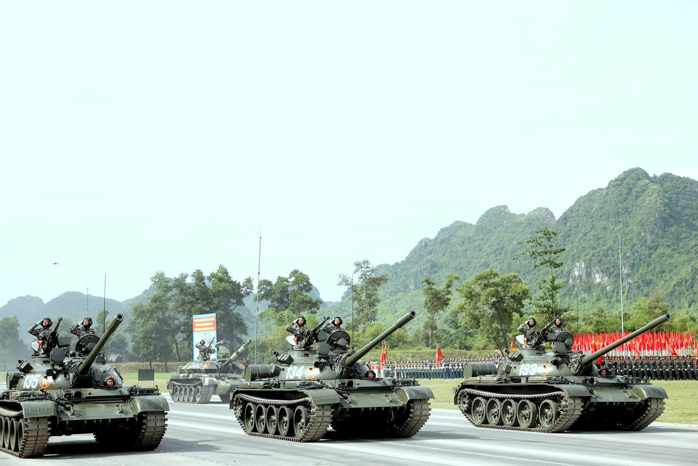 Vũ khí và khí tài quân sự do Việt Nam sản xuất và hiện đại hóa - Ảnh 24.