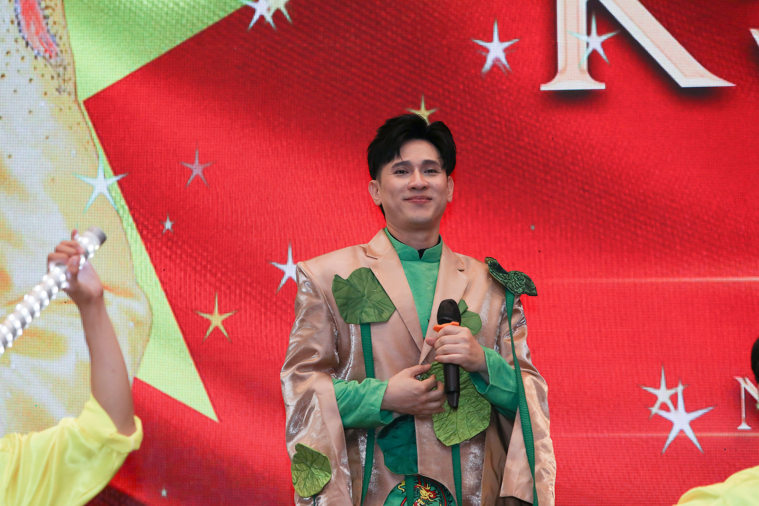 Nam ca sĩ nổi tiếng tuổi 50 bật khóc "xin show": Tôi hứa là không đòi hỏi cát-xê gì đâu! - Ảnh 3.