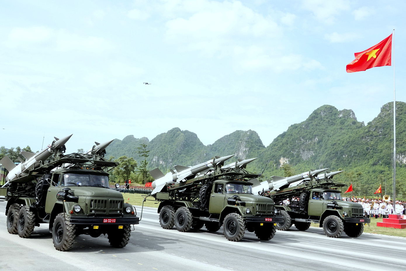 Vũ khí và khí tài quân sự do Việt Nam sản xuất và hiện đại hóa - Ảnh 4.