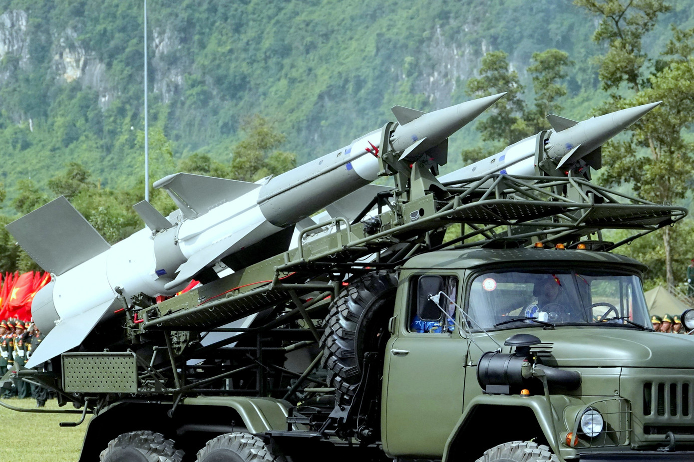 Vũ khí và khí tài quân sự do Việt Nam sản xuất và hiện đại hóa - Ảnh 3.