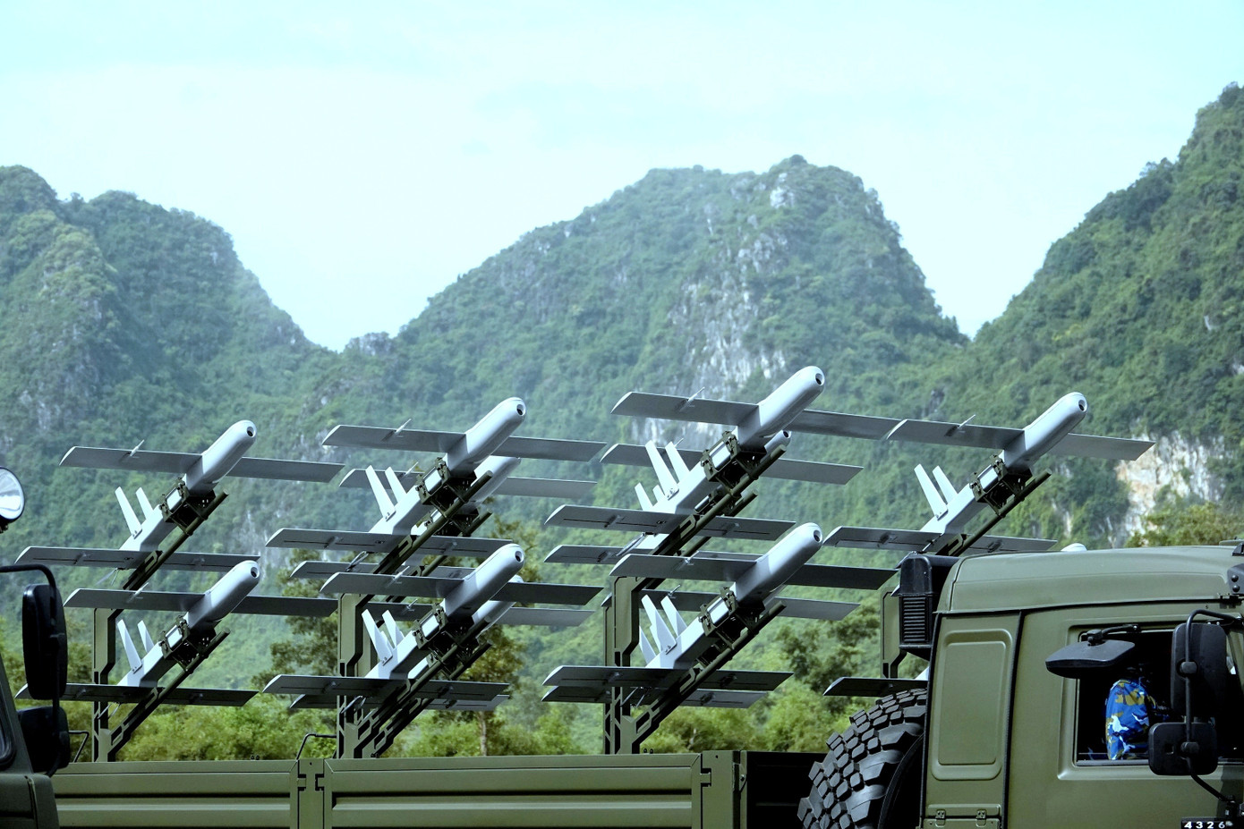 Vũ khí và khí tài quân sự do Việt Nam sản xuất và hiện đại hóa - Ảnh 8.