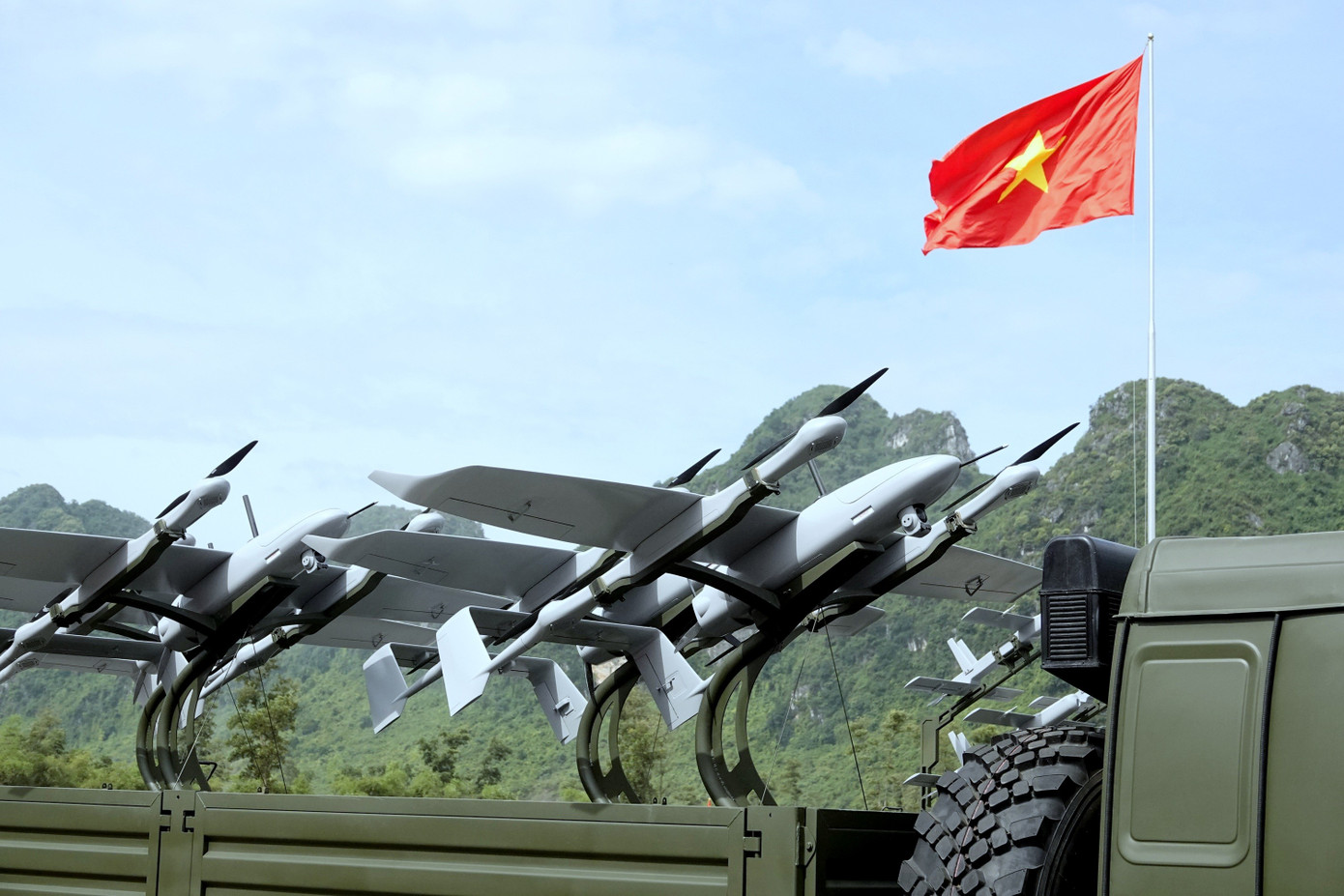 Vũ khí và khí tài quân sự do Việt Nam sản xuất và hiện đại hóa - Ảnh 9.