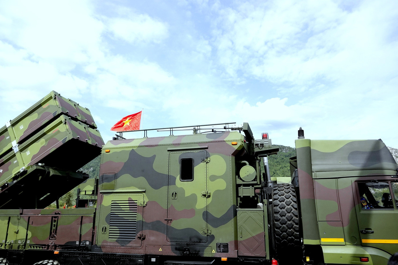 Vũ khí và khí tài quân sự do Việt Nam sản xuất và hiện đại hóa - Ảnh 2.