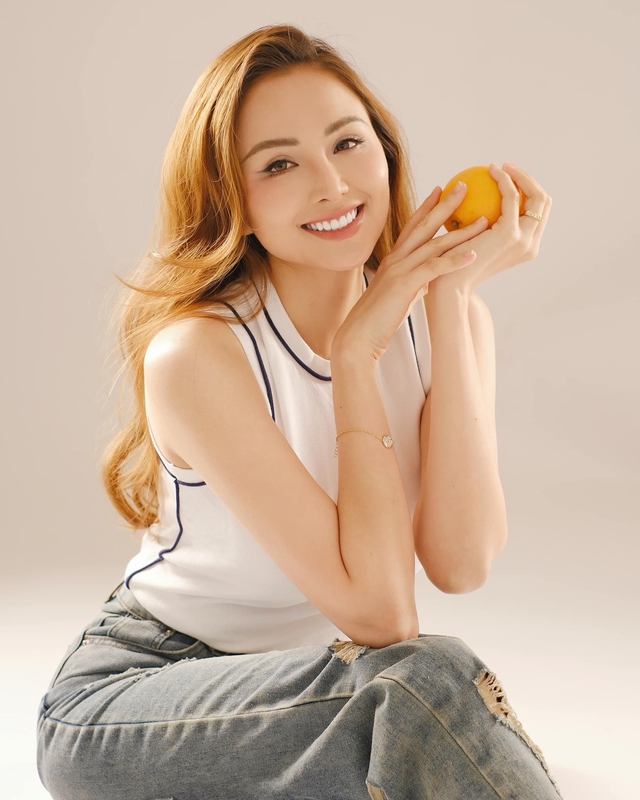 Hoa hậu Việt lấy chồng thứ 3 lên tiếng tin phải đi rửa bát thuê khi sang Canada định cư- Ảnh 6.