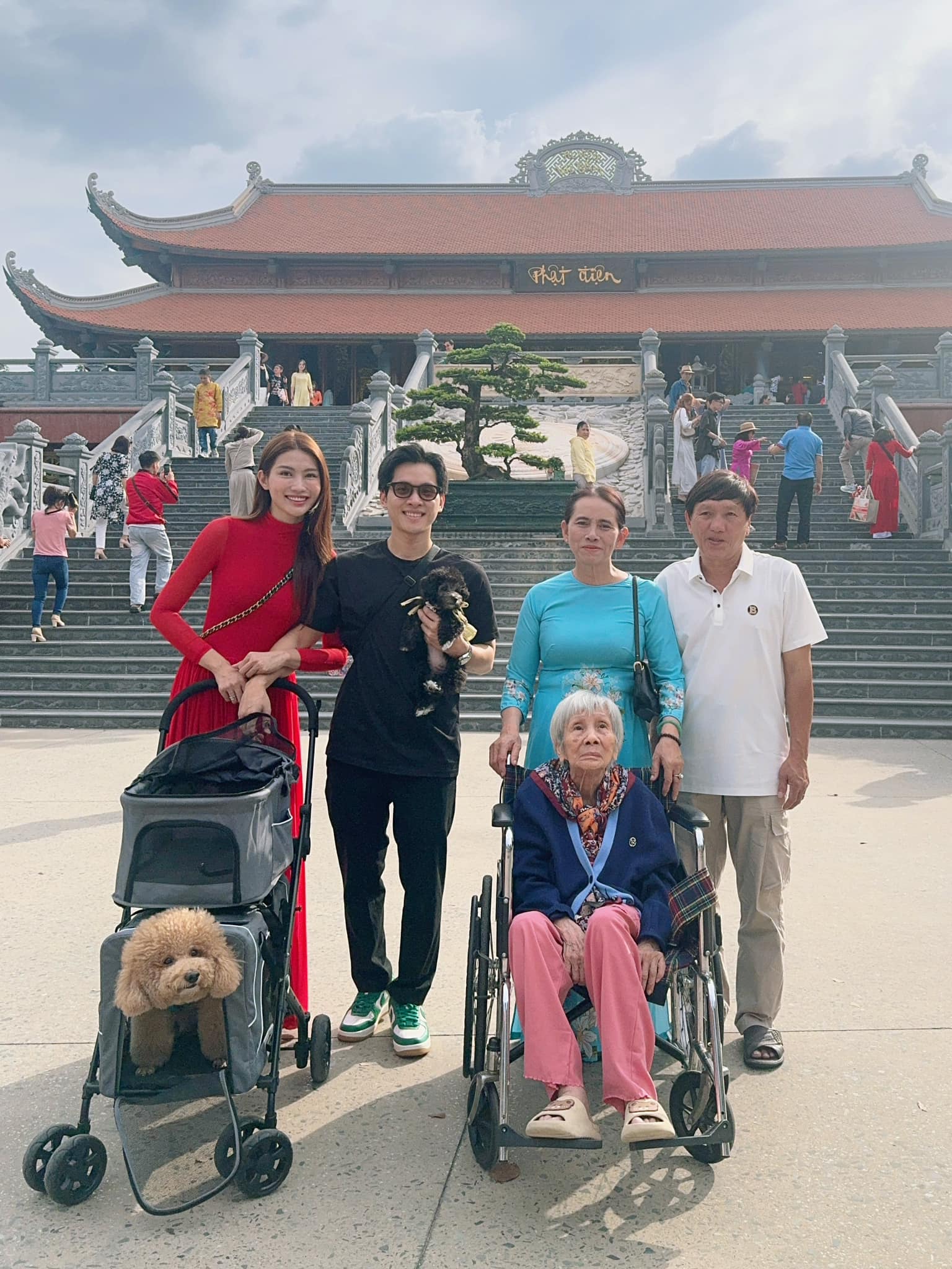 Chồng sắp cưới của Á hậu Chế Nguyễn Quỳnh Châu: Doanh nhân kín tiếng, visual và gia thế "không phải dạng vừa" - Ảnh 8.