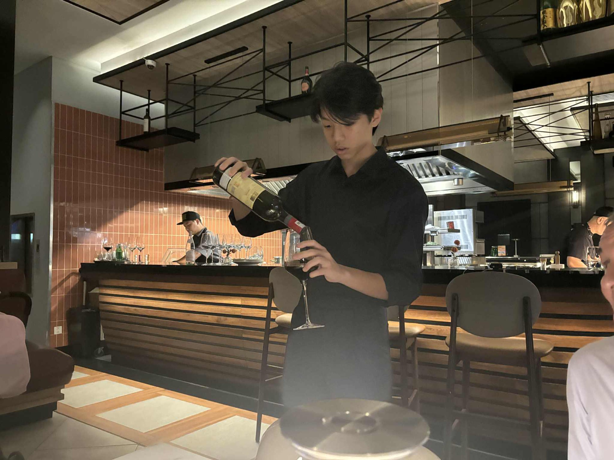 Cậu cả Subeo đến tập đoàn của gia đình thực tập, nhìn chi tiết này thực sự phải khéo Cường Đô La khéo dạy!- Ảnh 3. Cậu cả Subeo đến tập đoàn của gia đình thực tập, nhìn chi tiết này thực sự phải khéo Cường Đô La khéo dạy!- Ảnh 3.