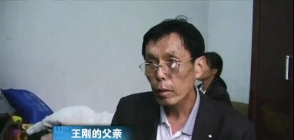 Nam sinh mất t&iacute;ch 10 năm, t&igrave;m thấy trong t&igrave;nh trạng bi thảm - Ảnh 1.