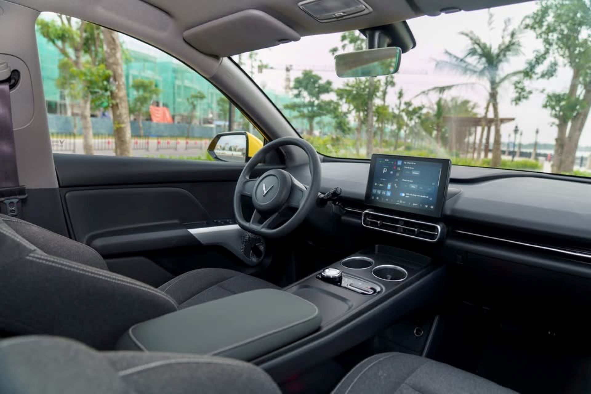 Kh&aacute;ch h&agrave;ng mua MPV điện Limo Green: &ldquo;Tiết kiệm, chạy đ&egrave;o vẫn bốc, tiềm năng trở th&agrave;nh MPV quốc d&acirc;n&rdquo; - Ảnh 2.