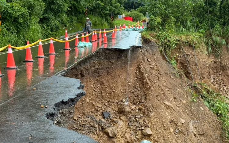 Mưa b&atilde;o t&agrave;n ph&aacute; Đ&agrave;i Loan: 4 gười chết v&agrave; gần 6.000 người sơ t&aacute;n - Ảnh 3.