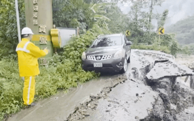 Mưa b&atilde;o t&agrave;n ph&aacute; Đ&agrave;i Loan: 4 gười chết v&agrave; gần 6.000 người sơ t&aacute;n - Ảnh 2.