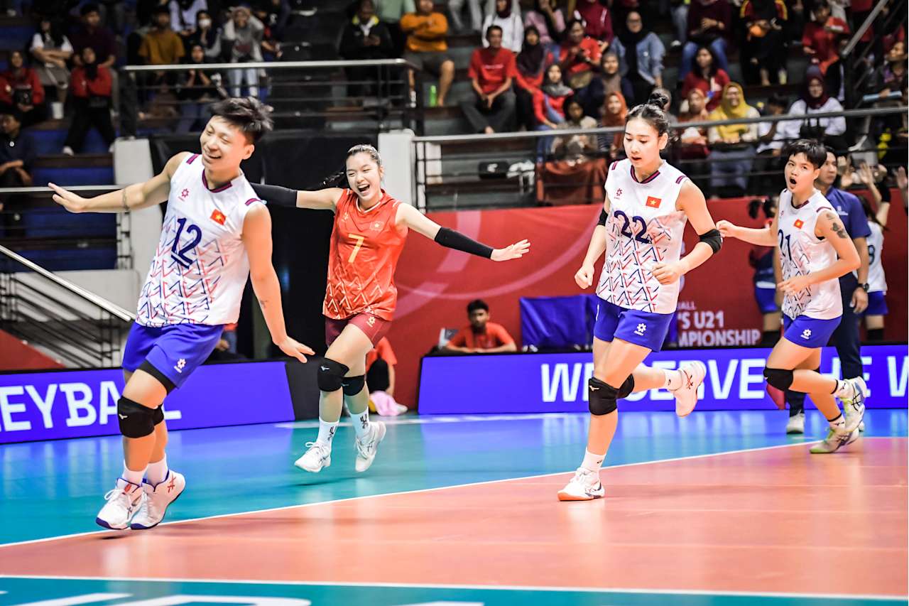 Thắng 3-0 Indonesia, tuyển Việt Nam lập cột mốc lịch sử ở giải thế giới - Ảnh 2. Thắng 3-0 Indonesia, tuyển Việt Nam lập cột mốc lịch sử ở giải thế giới - Ảnh 2.