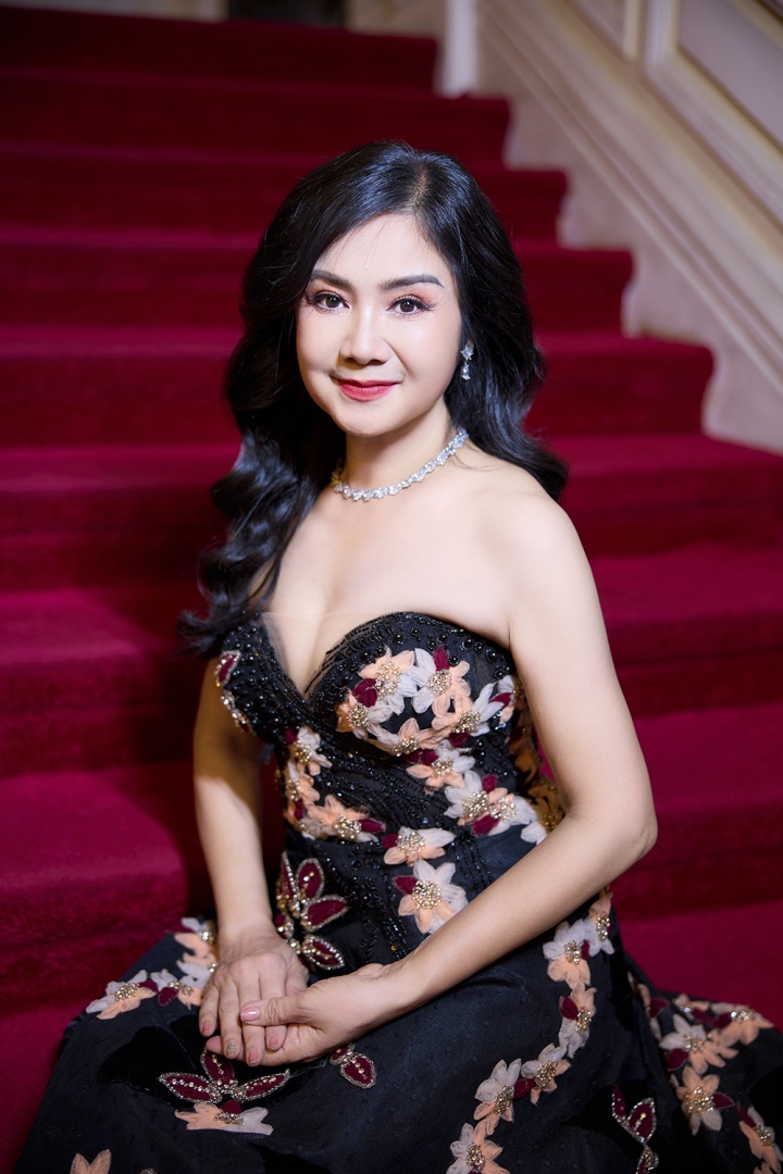 NSND Thu Hà: Mỹ nhân cổ trang đẹp nhất Việt Nam - Ảnh 12.