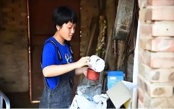 Nữ sinh đạt điểm kỷ lục v&agrave; những c&acirc;u chuyện cảm động về nghị lực sống - Ảnh 1.