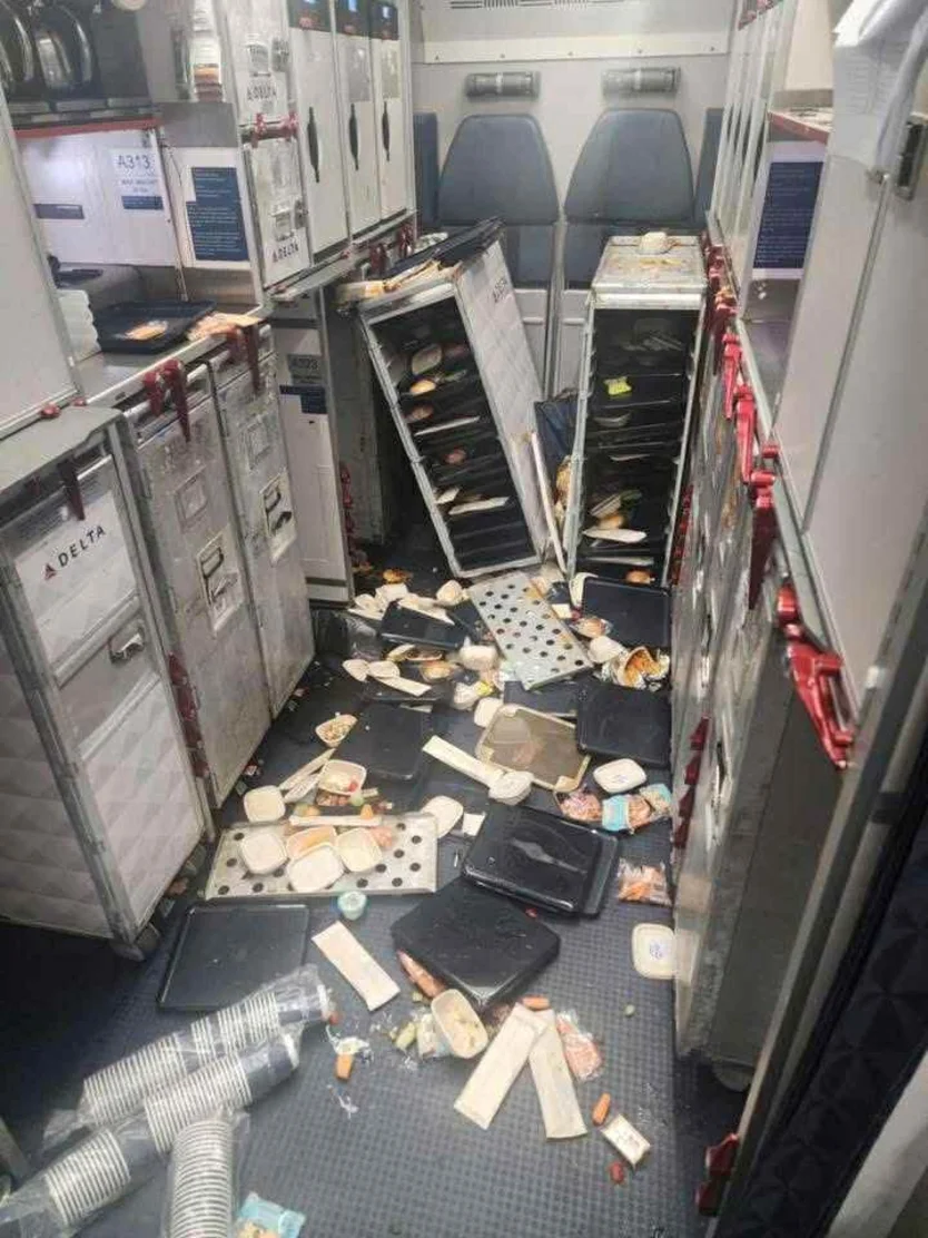 Những tuyến bay nhiều nhiễu loạn nhất h&agrave;nh tinh - Ảnh 1.