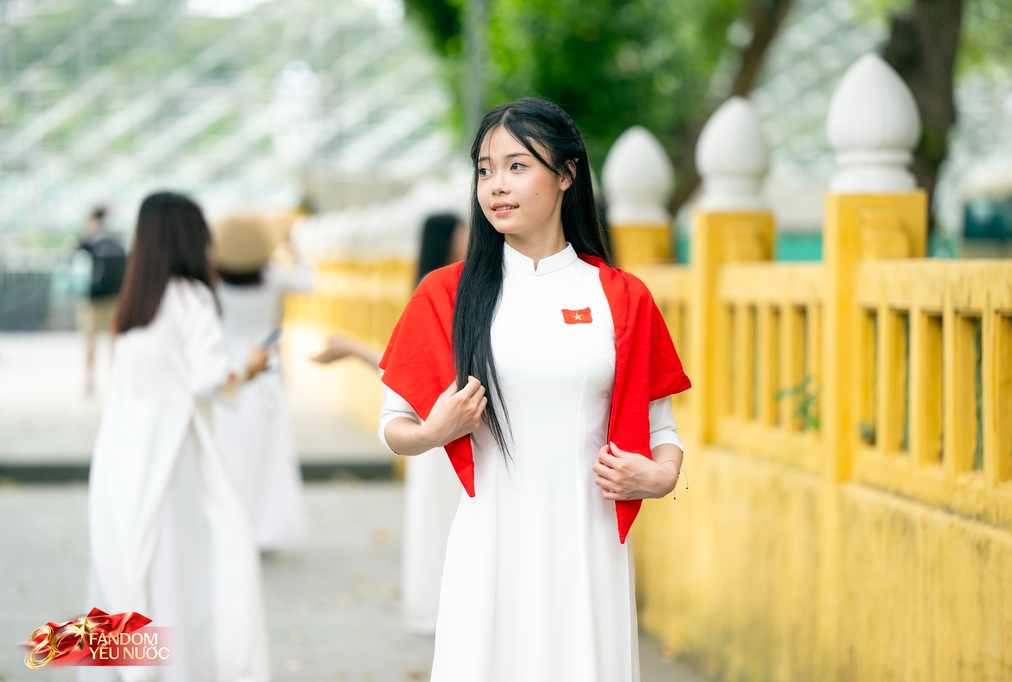 Hội nàng thơ makeup lúc 3h sáng, 6h ra Lăng Bác thì đã thấy kín người: Hé lộ chi phí bộ ảnh- Ảnh 6.