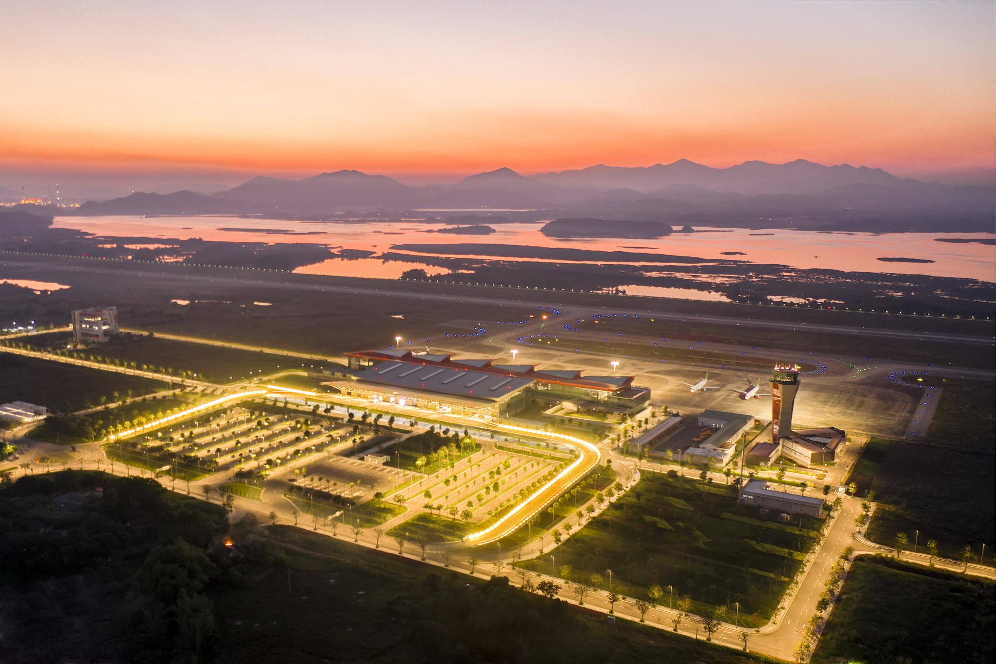 3 hòn đảo có sân bay ở Việt Nam: Nơi là thiên đường nghỉ dưỡng, nơi có đường cao tốc, nơi thu hơn 3.000 tỷ mỗi năm nhờ du lịch- Ảnh 12.